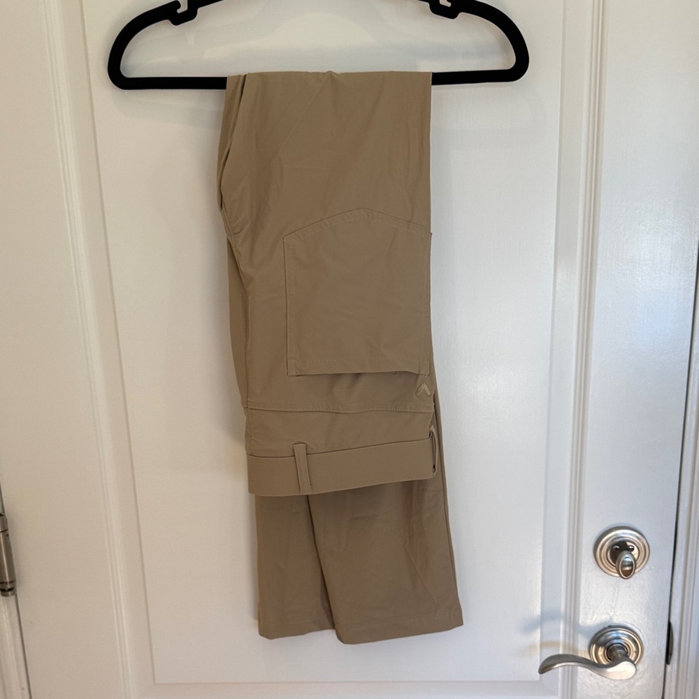 Callaway Women's Tan Capris